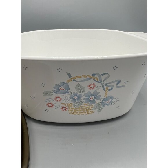Vtg Corningware 3 qt Casserole Dish & Brown Lid White w/ Basket of Blue Flowers - Picture 4 of 12